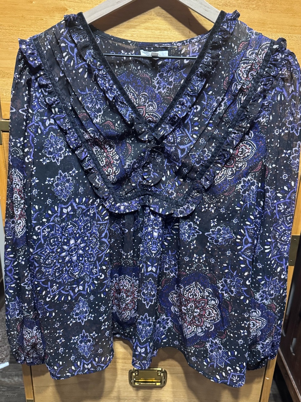 Women’s Floral Ruffle V-Neck Top
